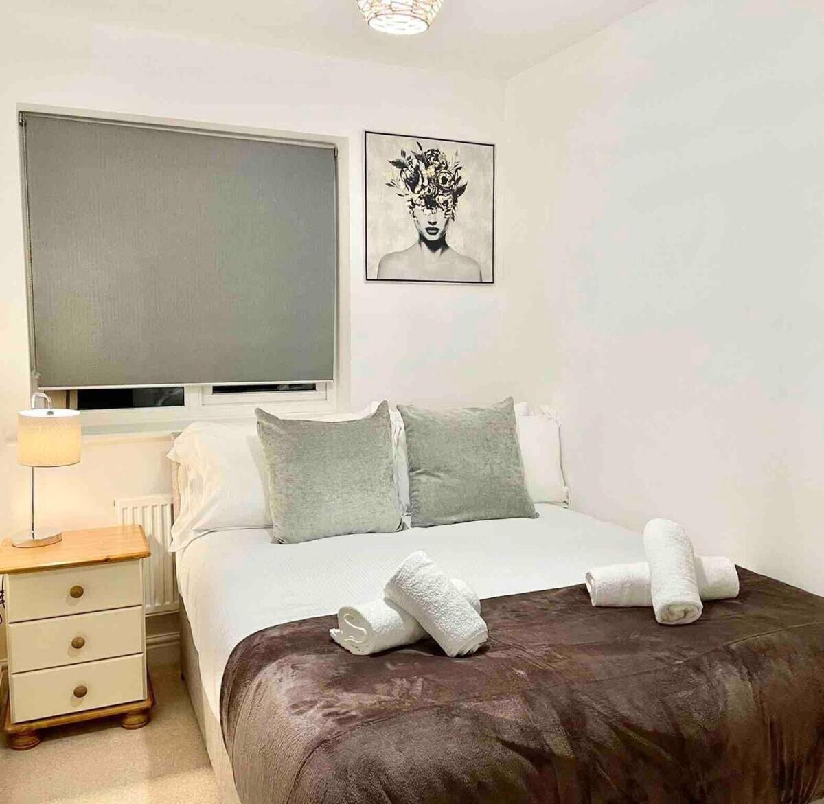 Great Home In Lovely Area With Parking, Sleeps 6 فولكستون المظهر الخارجي الصورة